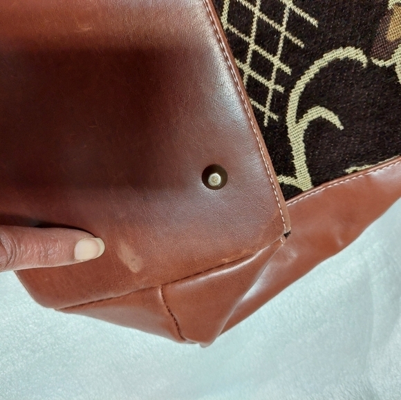 Vintage* Synethetic and Embroidered Tan Handbag - Picture 16 of 16